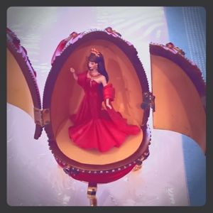 Barbie musical egg vintage